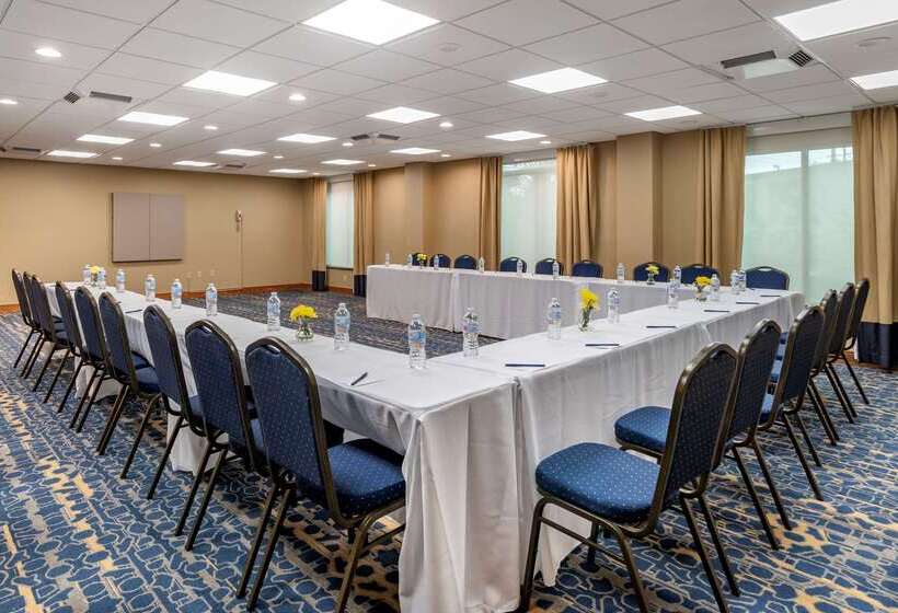 هتل Comfort Inn & Suites New Orleans Airport North