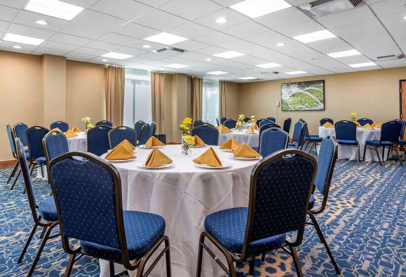 هتل Comfort Inn & Suites New Orleans Airport North