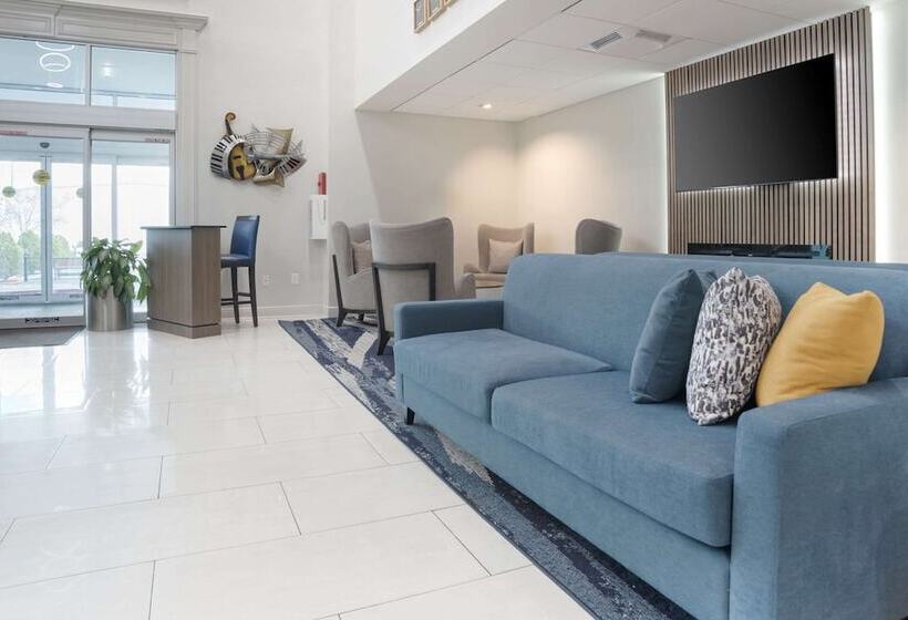 هتل Comfort Inn & Suites New Orleans Airport North