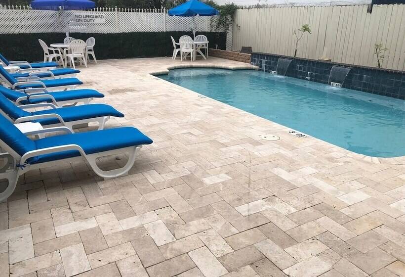 هتل Comfort Inn & Suites New Orleans Airport North