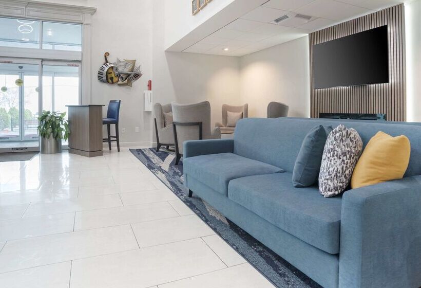 هتل Comfort Inn & Suites New Orleans Airport North