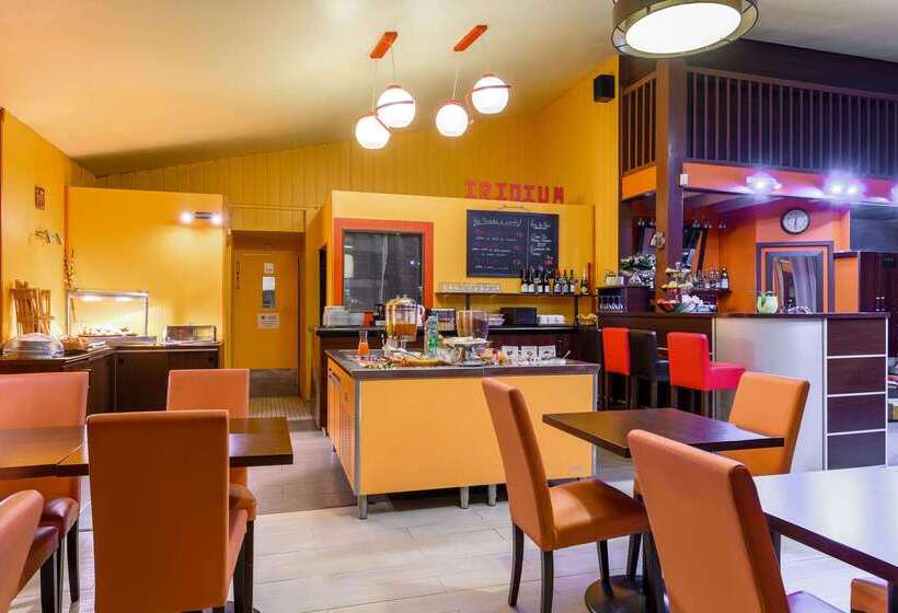 Fh Confort Hotel Orléans Co Met