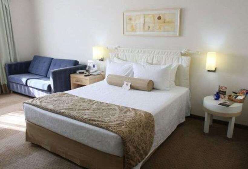 Отель Comfort Suites Londrina