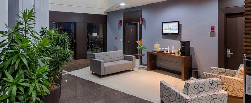 Отель Comfort Suites Londrina