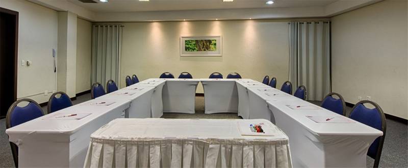 Отель Comfort Suites Londrina