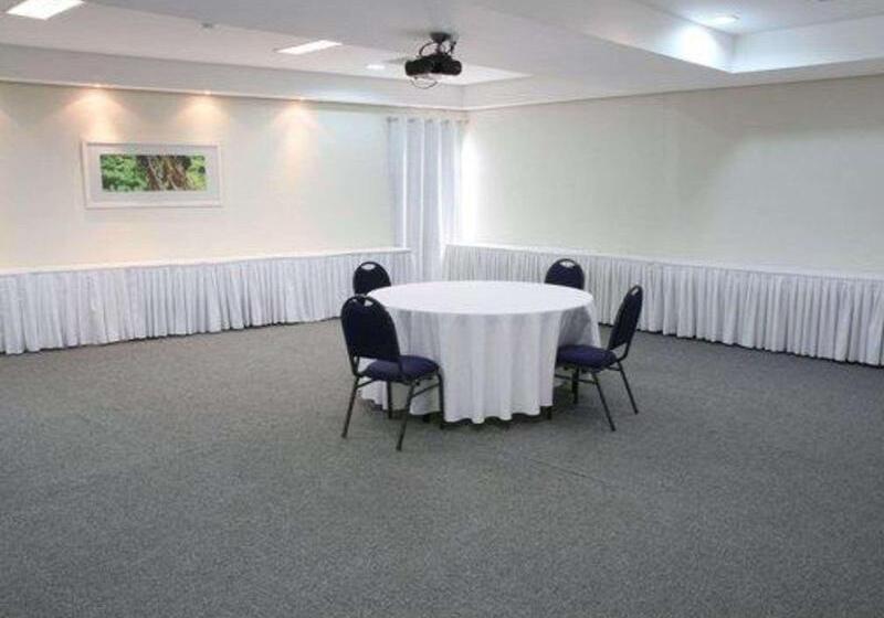 Отель Comfort Suites Londrina