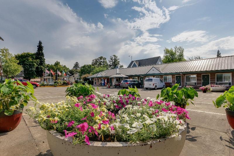 בית מלון כפרי Courtesy Inn Downtown Eugene