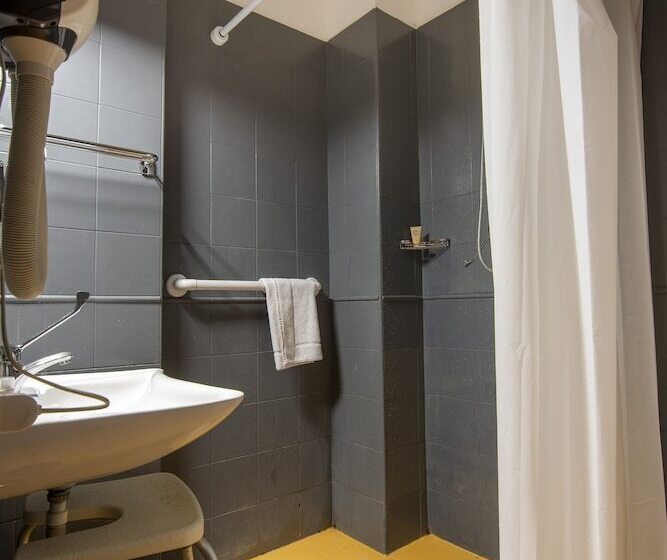 בית מלון כפרי Crossroad