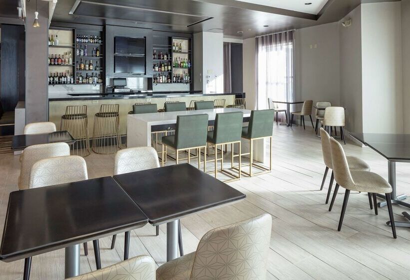 فندق Doubletree By Hilton Boston Logan Airport Chelsea