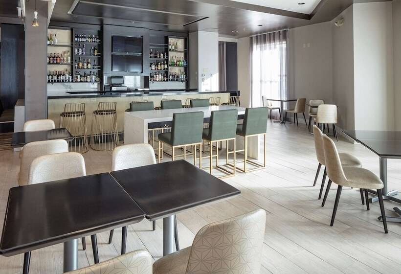 فندق Doubletree By Hilton Boston Logan Airport Chelsea