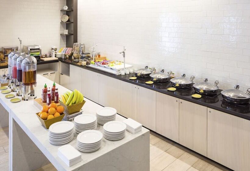 فندق Doubletree By Hilton Boston Logan Airport Chelsea