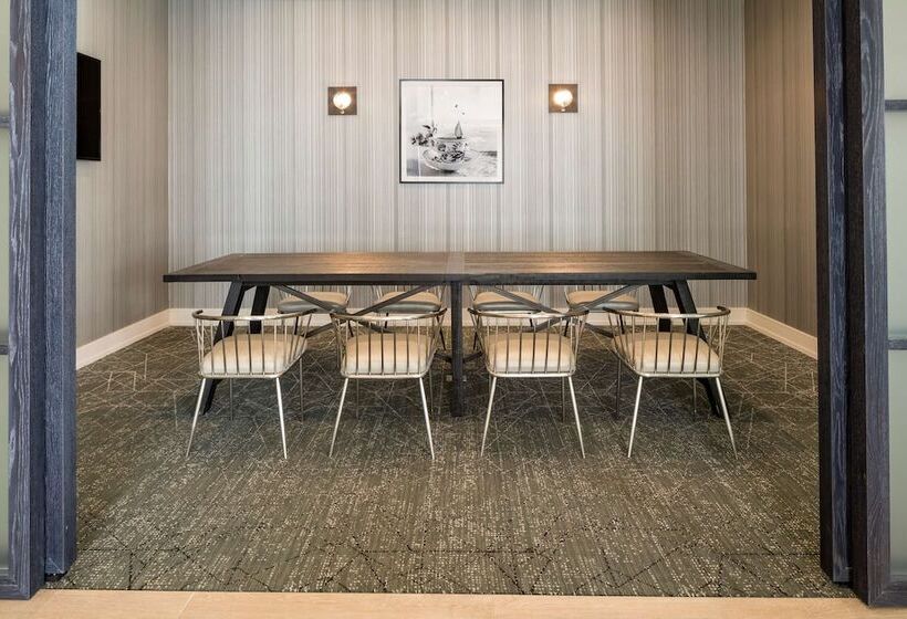 فندق Doubletree By Hilton Boston Logan Airport Chelsea