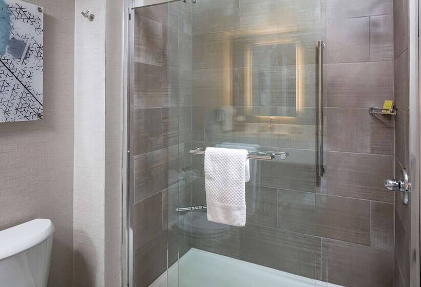 فندق Doubletree By Hilton Boston Logan Airport Chelsea