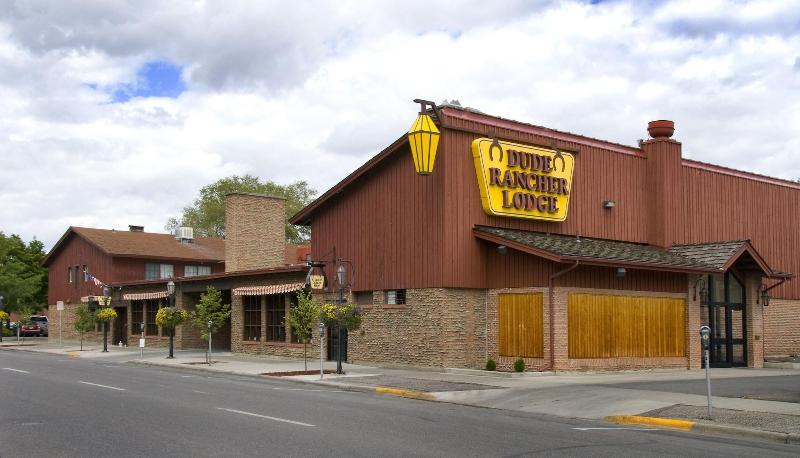 Отель Dude Rancher Lodge