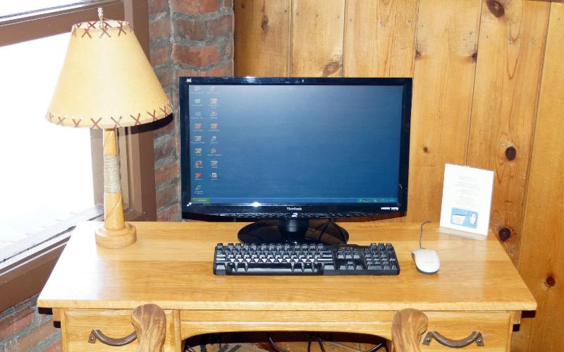 Отель Dude Rancher Lodge