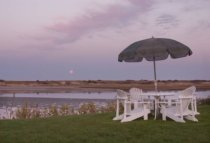 Отель The Dunes On The Waterfront
