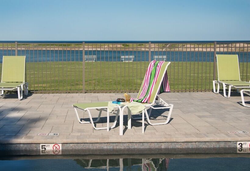 Отель The Dunes On The Waterfront