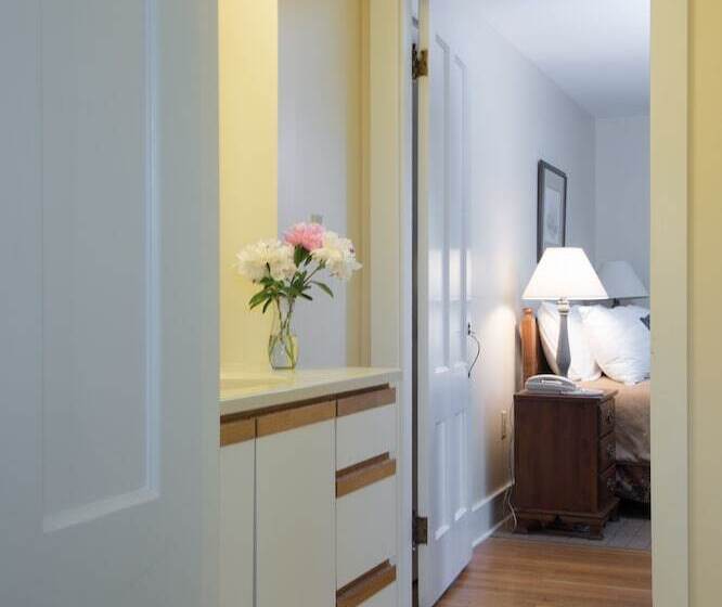 Отель The Dunes On The Waterfront