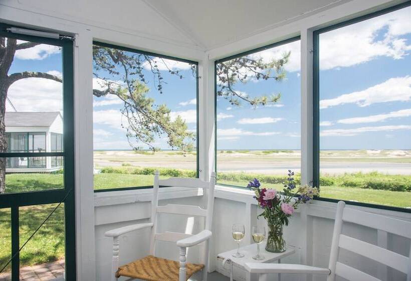 Отель The Dunes On The Waterfront