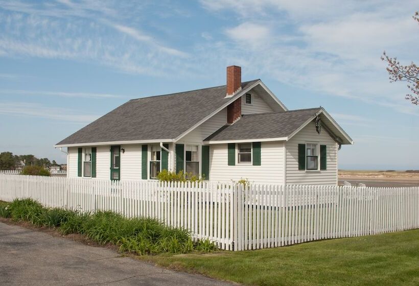 Отель The Dunes On The Waterfront