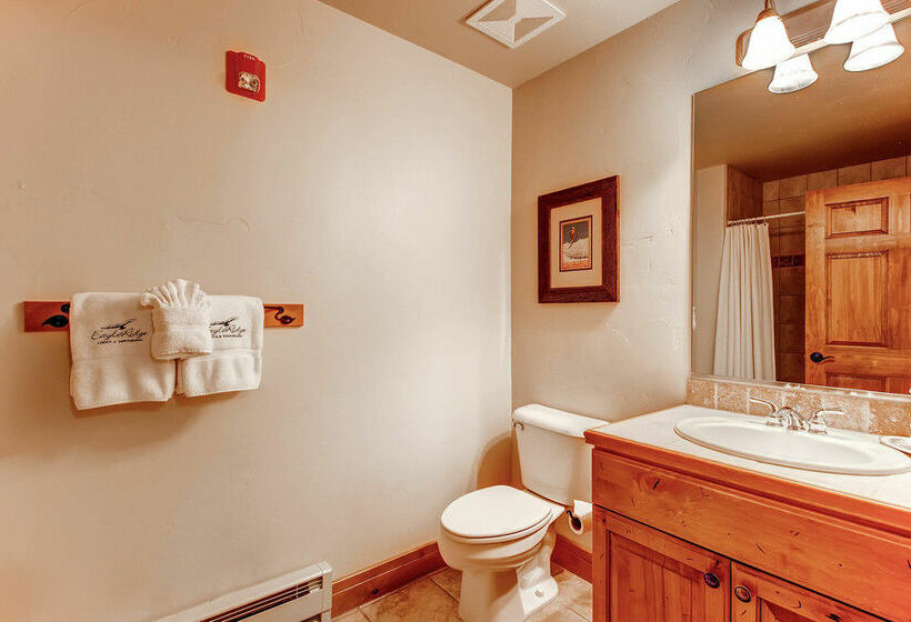 호텔 Eagleridge Lodge 204