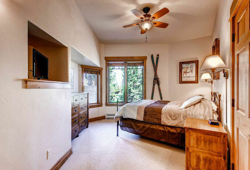 호텔 Eagleridge Lodge 204