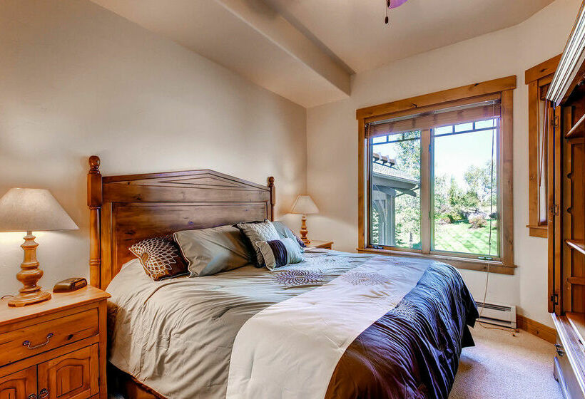 호텔 Eagleridge Lodge 204