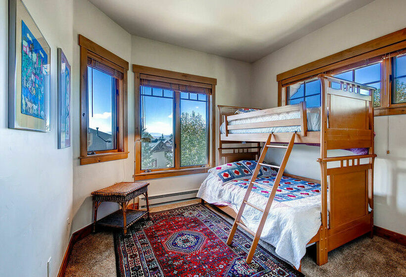 호텔 Eagleridge Lodge 204