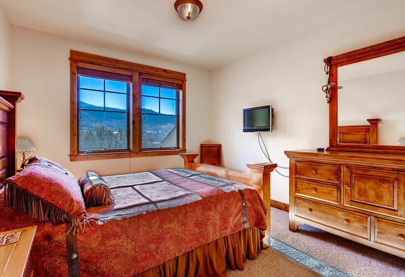 호텔 Eagleridge Lodge 204