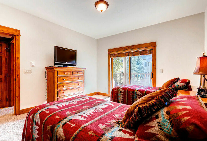 호텔 Eagleridge Lodge 204