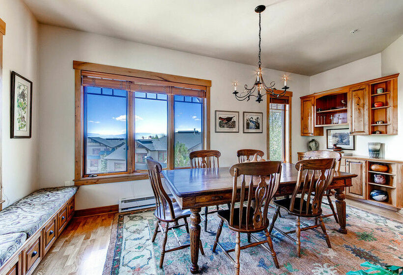 호텔 Eagleridge Lodge 204