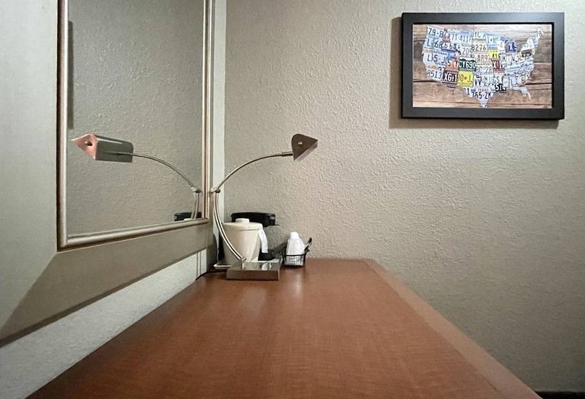 هتل Fairbridge Inn & Suites Fort Wayne