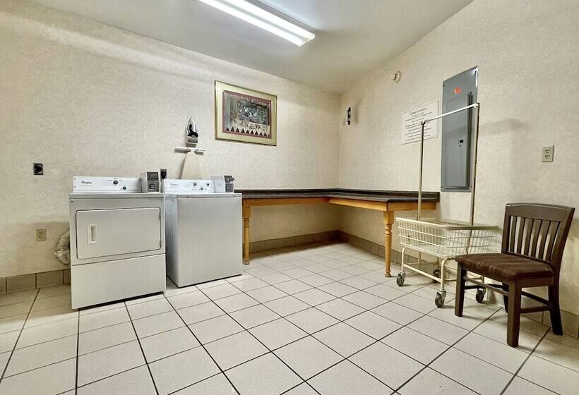 هتل Fairbridge Inn & Suites Fort Wayne