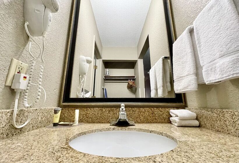 هتل Fairbridge Inn & Suites Fort Wayne