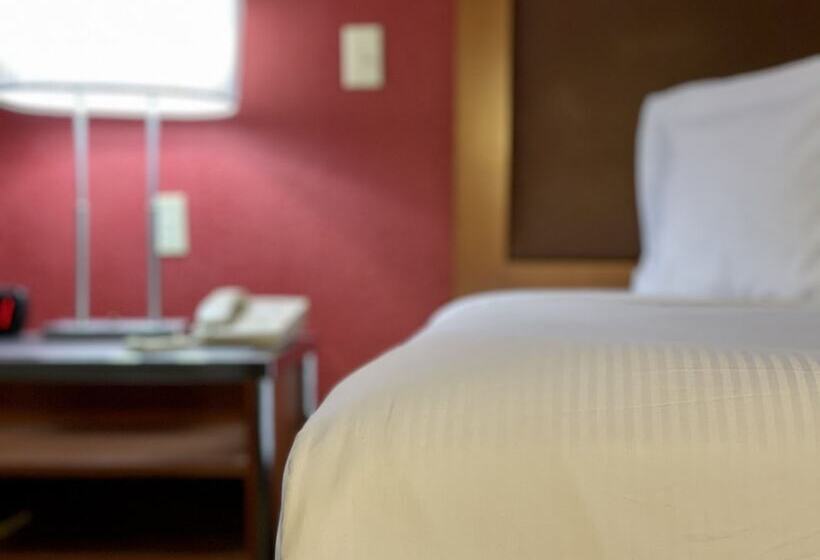 هتل Fairbridge Inn & Suites Fort Wayne