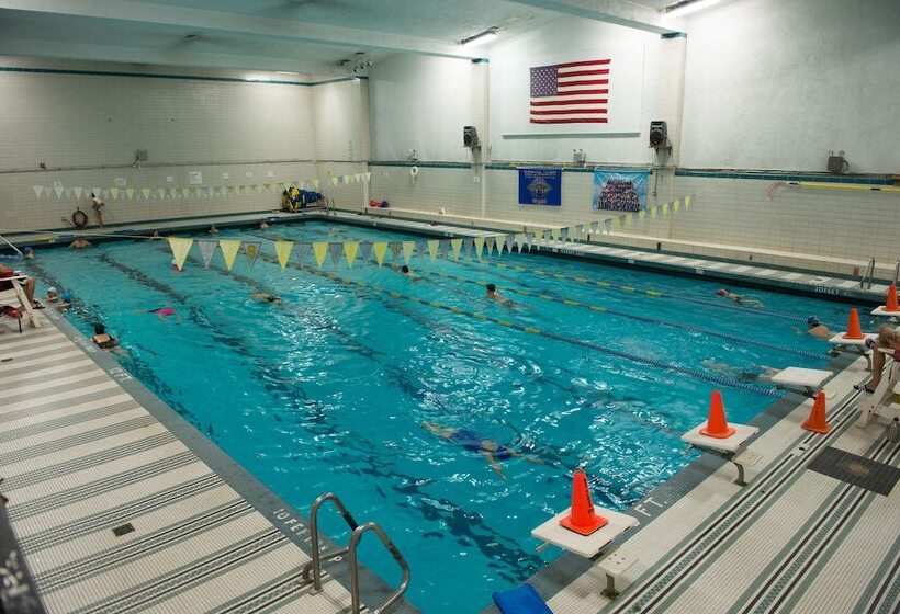 فندق Flushing Ymca   Hostel