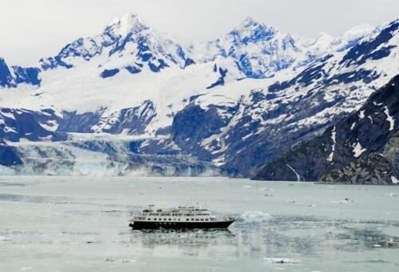בית מלון כפרי Glacier Bay Lodge