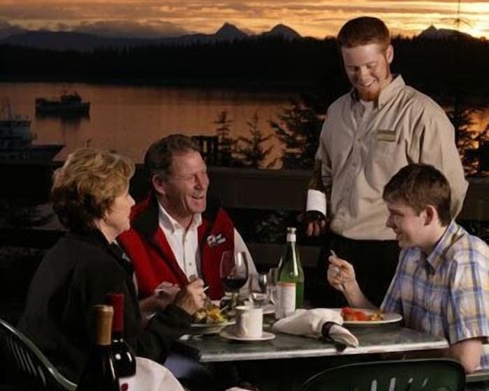 בית מלון כפרי Glacier Bay Lodge