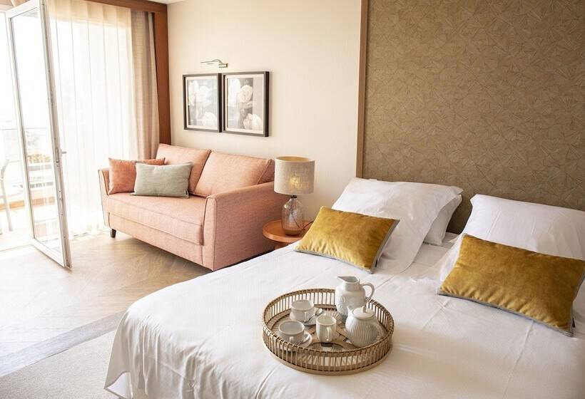 호텔 Grand Hôtel Les Flamants Roses Thalasso & Spa