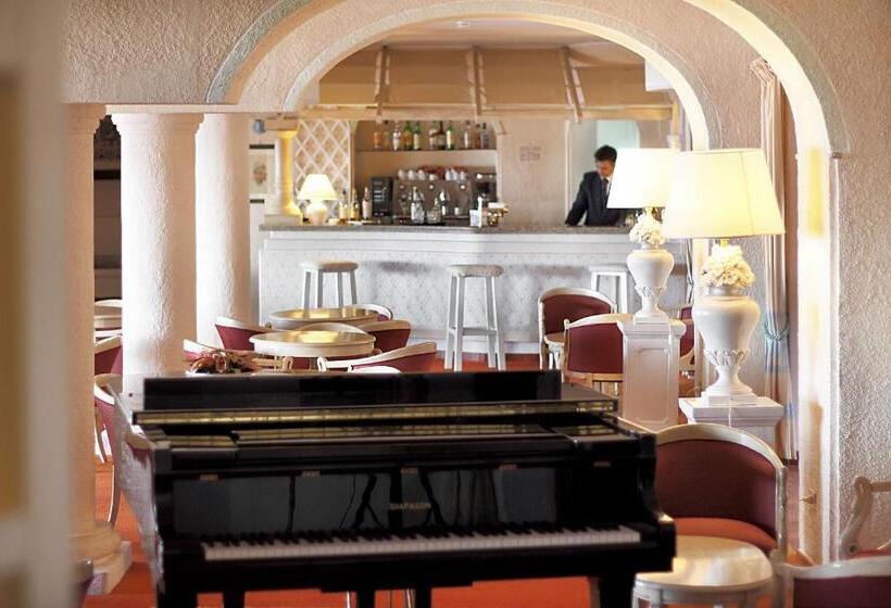 Grand Hotel Smeraldo Beach