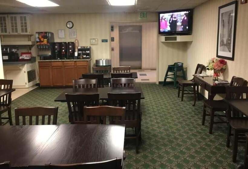 酒店 Greystone Inn & Suites