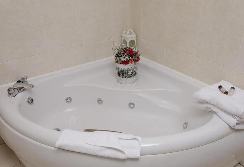 בית מלון כפרי Hamlet Court