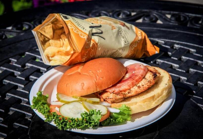 בית מלון כפרי Harbour View Inn