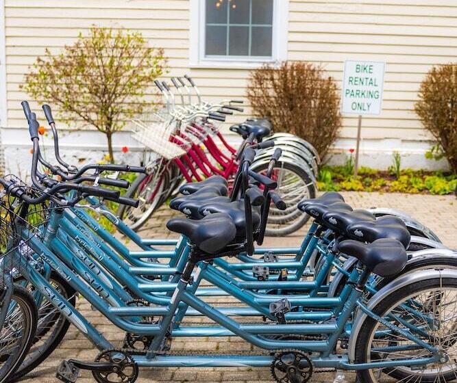 בית מלון כפרי Harbour View Inn