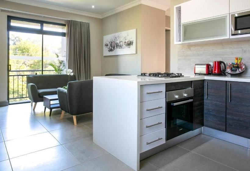 בית מלון כפרי At Hatfield Apartments