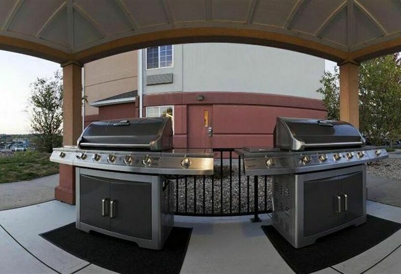בית מלון כפרי Mainstay Suites Hartford Meriden