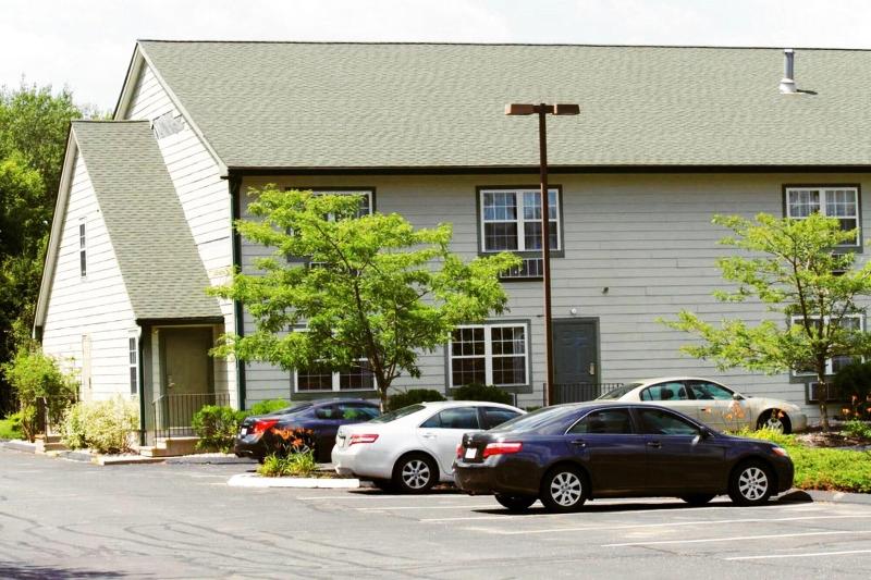 בית מלון כפרי Hilltop Inn & Suites, Near Foxwoods Casino