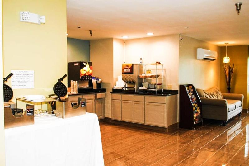 בית מלון כפרי Hilltop Inn & Suites, Near Foxwoods Casino