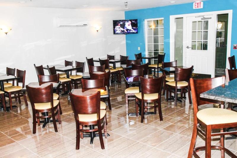 בית מלון כפרי Hilltop Inn & Suites, Near Foxwoods Casino