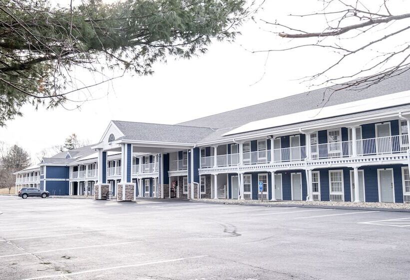 בית מלון כפרי Hilltop Inn & Suites, Near Foxwoods Casino